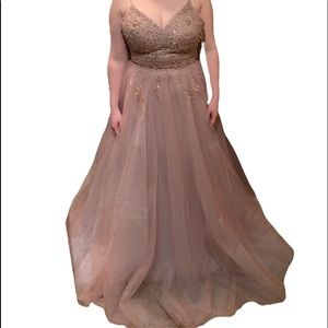 Gorgeous NWT Blush colored prom dress size 15.